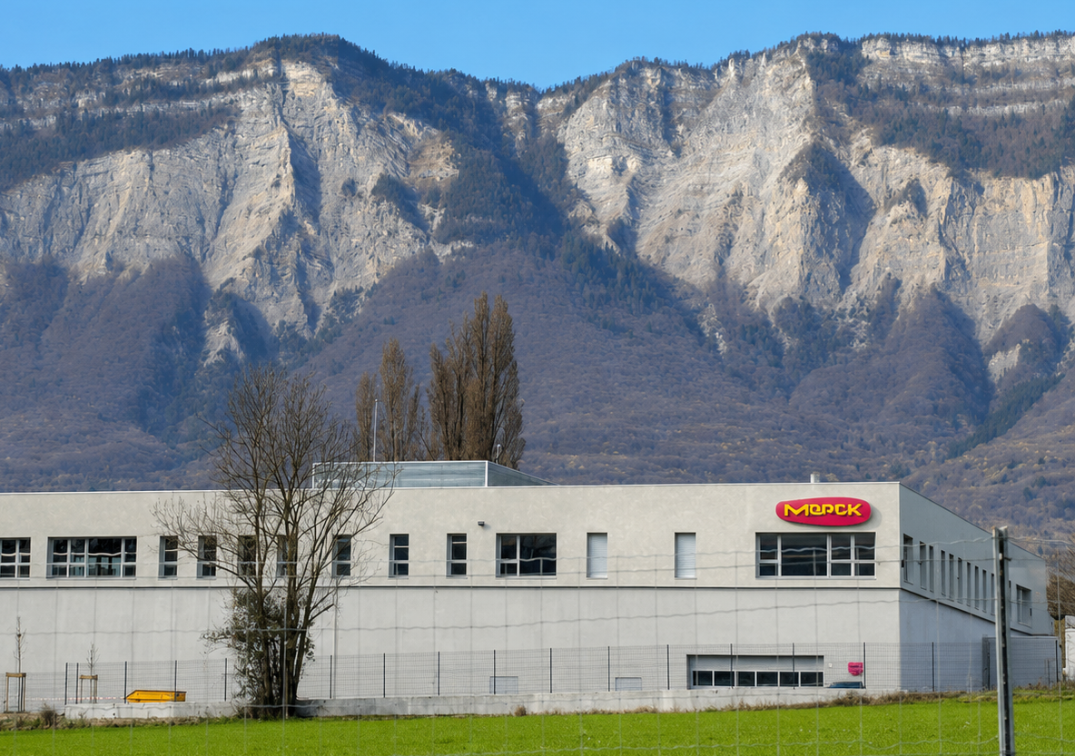 enseigne-haut-de-gamme-lettres-relief-merck