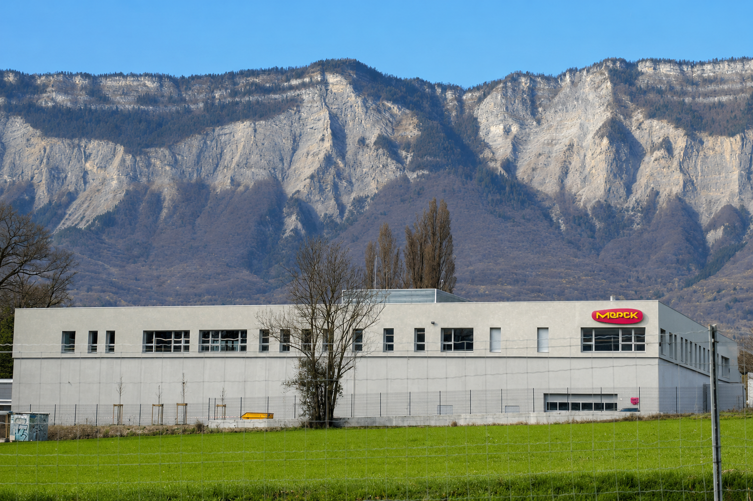 performance-energetique-enseigne-lumineuse-led-merck
