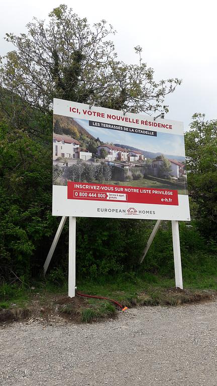 Panneau pour promotion immobilièe grand format pour European homes