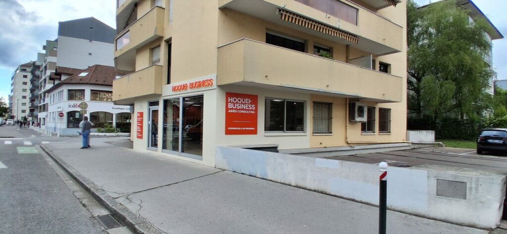 facade-signaletique-agence-hoquet-business